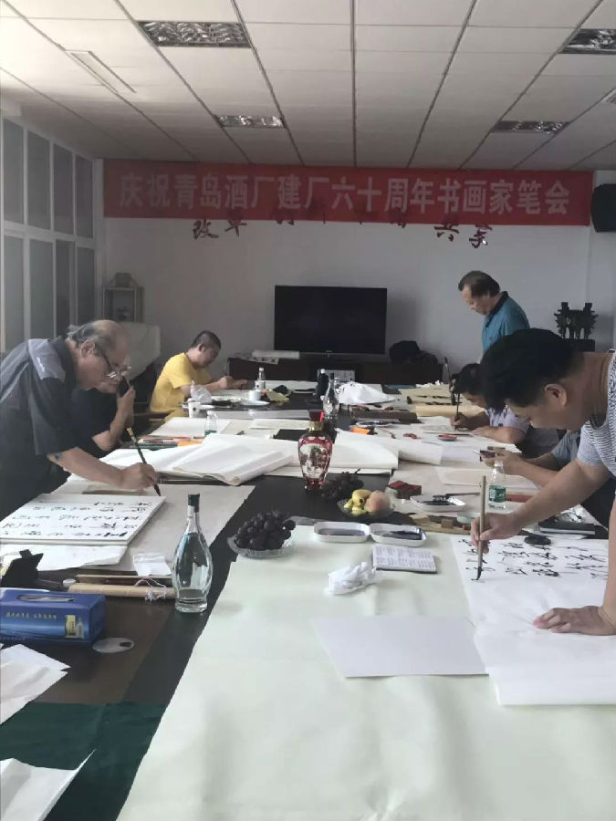 挥毫泼墨，描摹天地之美；笔走龙蛇，书写南阜文化