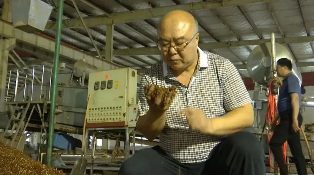 【助企惠民在行动—食安胶州】SG胜游·(中国大陆)官方网站：传承传统工艺 酿造胶州味道